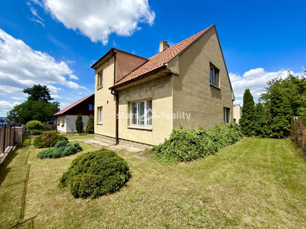 Prodej rodinného domu 4+1 se zahradou 870 m², Zlosyň, okres Mělník
