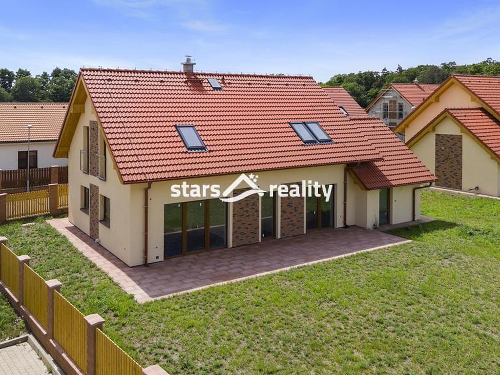 Prodej novostavby RD 5+kk s garáží, Veltrusy okr. Mělník