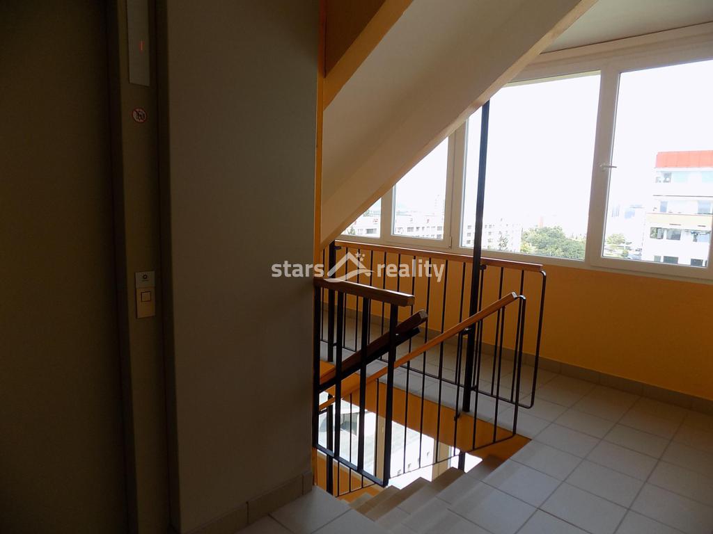 Pronájem bytu 3+kk se zasklenou lodžií, Praha - Krč
