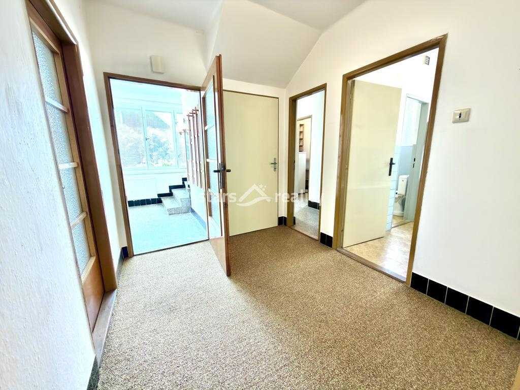 Prodej rodinného domu 4+1 se zahradou 870 m², Zlosyň, okres Mělník