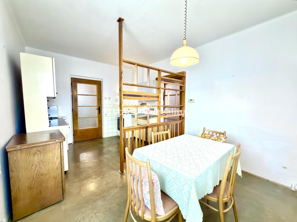 Prodej rodinného domu 4+1 se zahradou 870 m², Zlosyň, okres Mělník