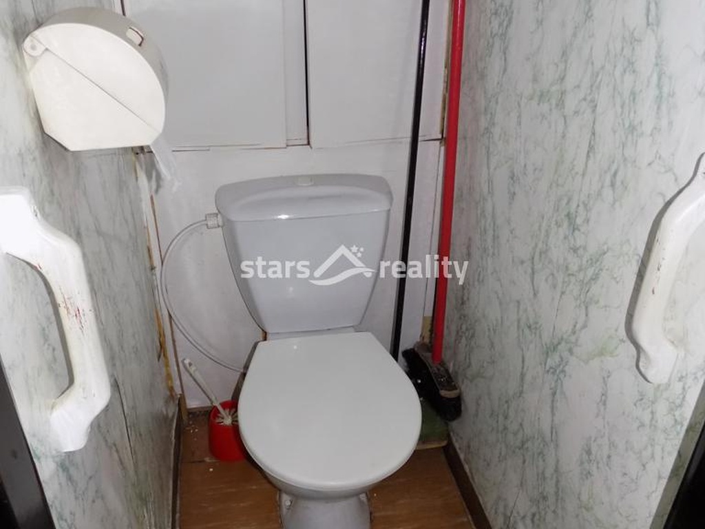 Prodej bytu 3+1/L, 61 m2, s garáží, Praha - Hostivař