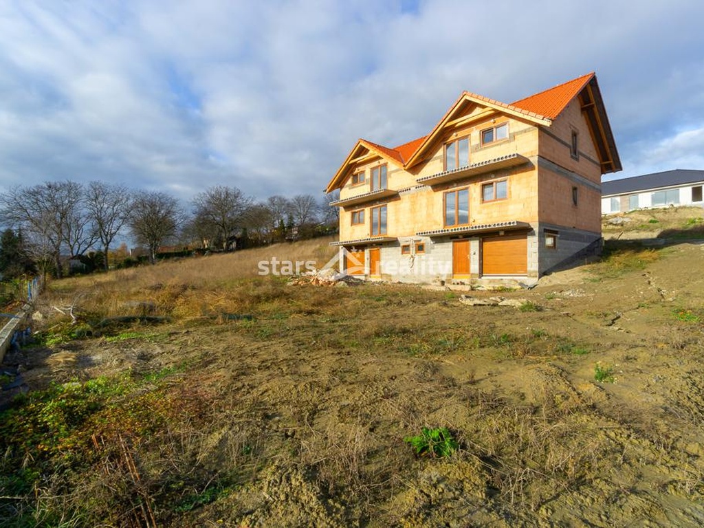 Prodej RD se 3 byty, 1x kancelář a 2 x garáž, pozemek 957 m2, Netovice okr. Kladno