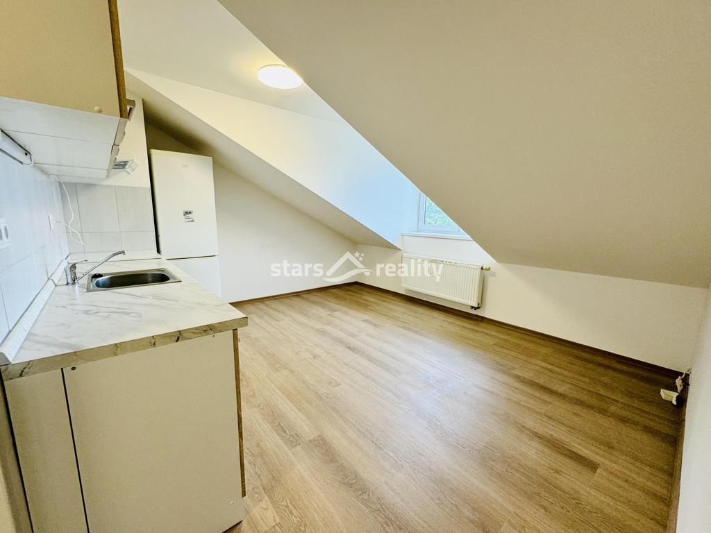 Pronájem bytu 1+1, 37 m2, Kralupy n.Vlt.- Lobeček