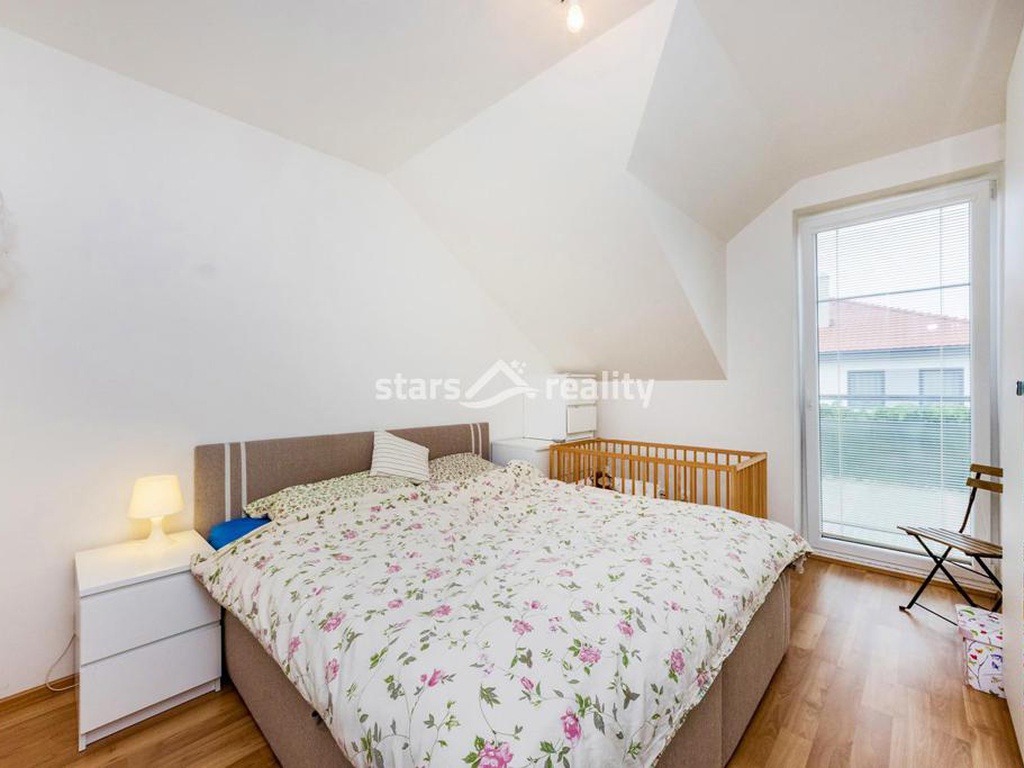 Prodej krajového RD 5+kk, pozemek 246 m2, Lomená - Veltrusy