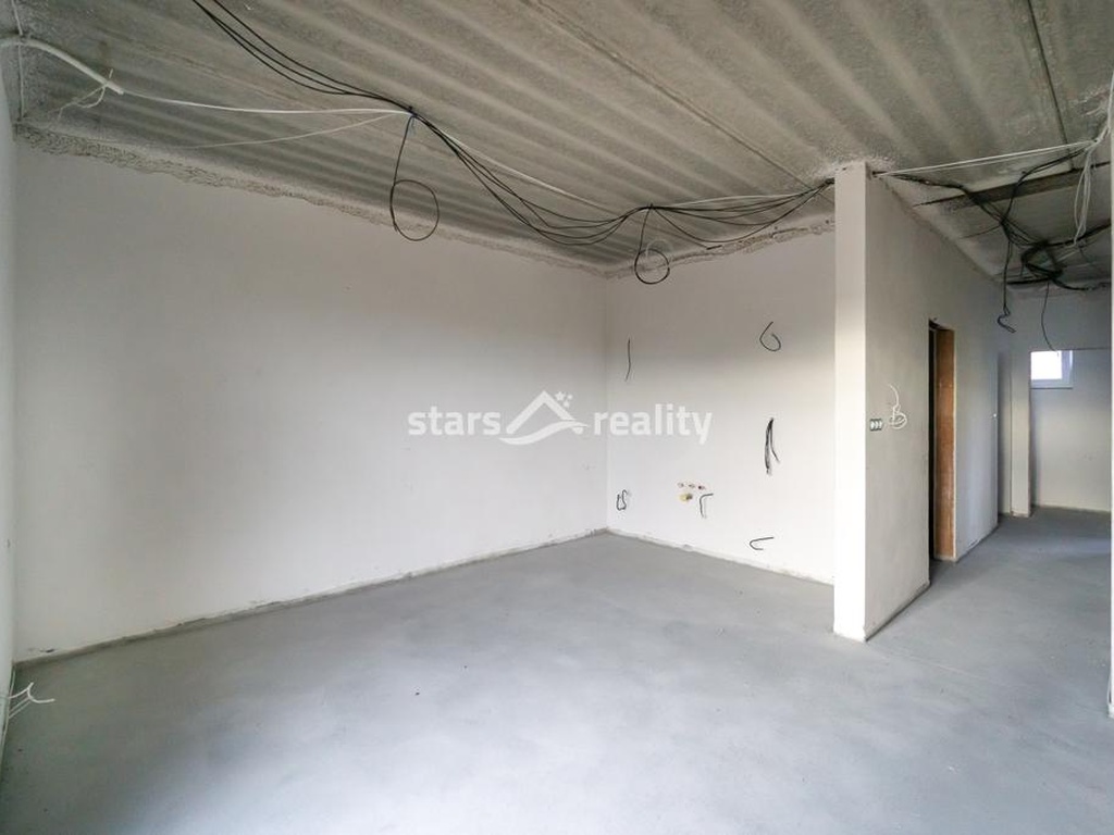 Prodej RD se 3 byty, 1x kancelář a 2 x garáž, pozemek 957 m2, Netovice okr. Kladno
