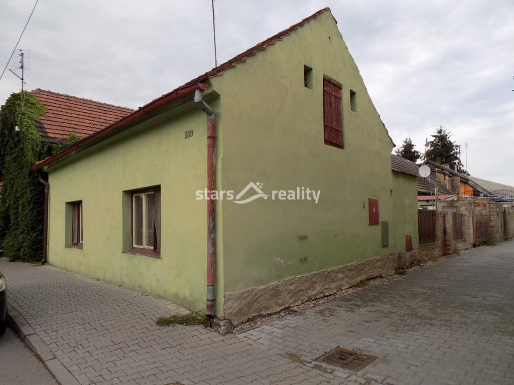 Prodej domu 3+1, na pozemku 182 m2 v Lužci nad Vlt.