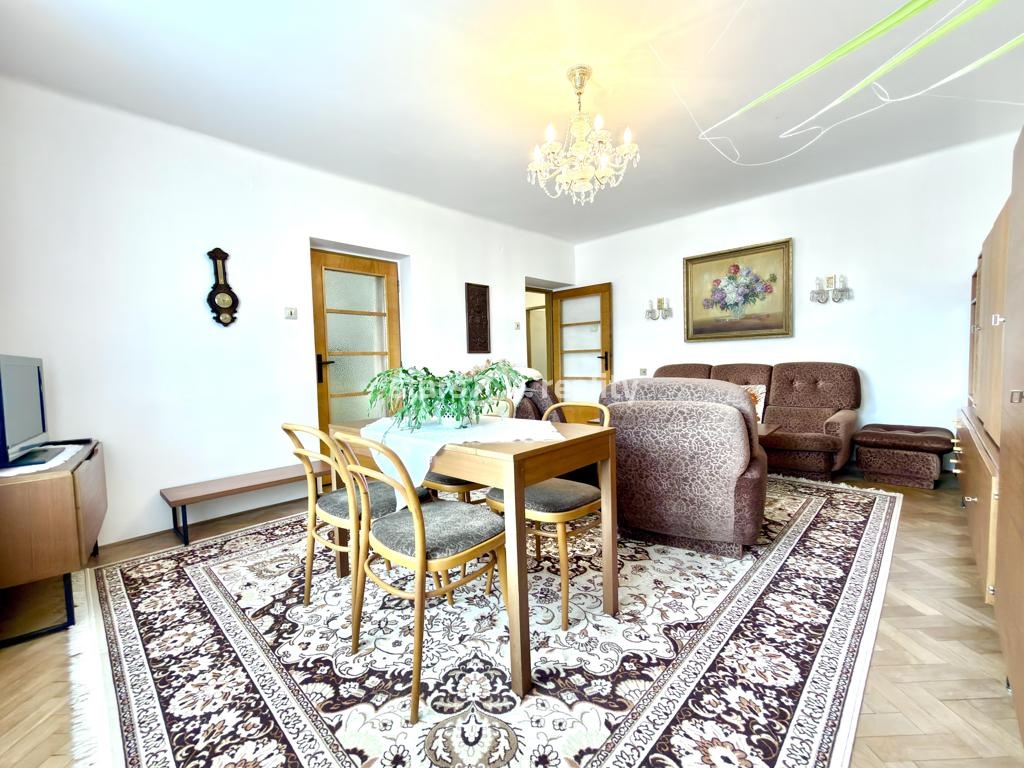 Prodej rodinného domu 4+1 se zahradou 870 m², Zlosyň, okres Mělník