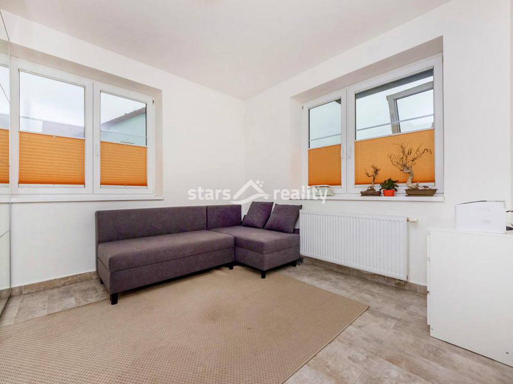 Prodej krajového RD 5+kk, pozemek 246 m2, Lomená - Veltrusy