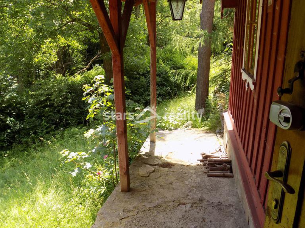 Prodej domu 4+1, pozemek 9523 m2, Desná III