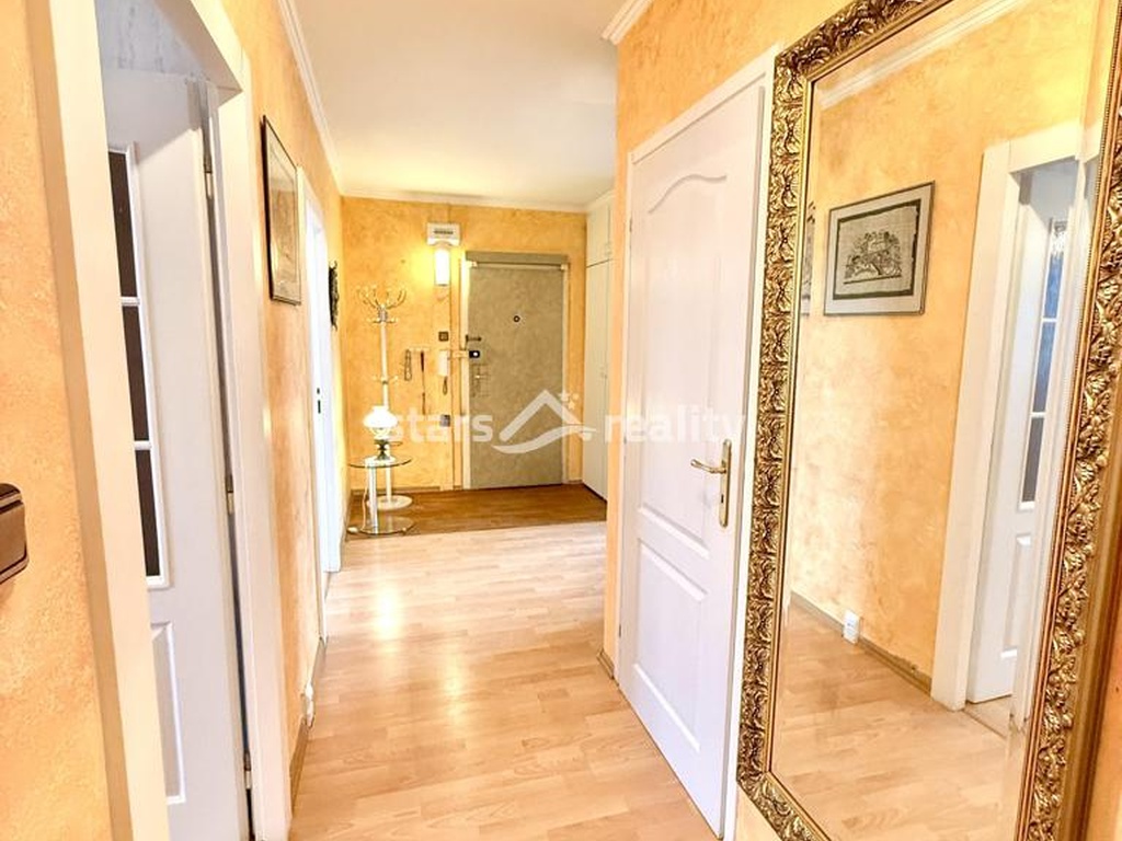 Pronájem bytu 3+1/L, 80m2 s možností garážového stání - ul.Děčínská Praha 9