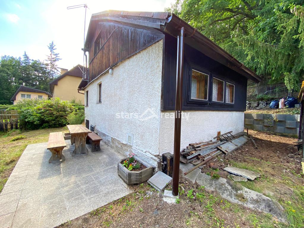 Prodej chaty 3+kk, 480 m2 pozemek Černé Voděrady - okr. Praha - východ