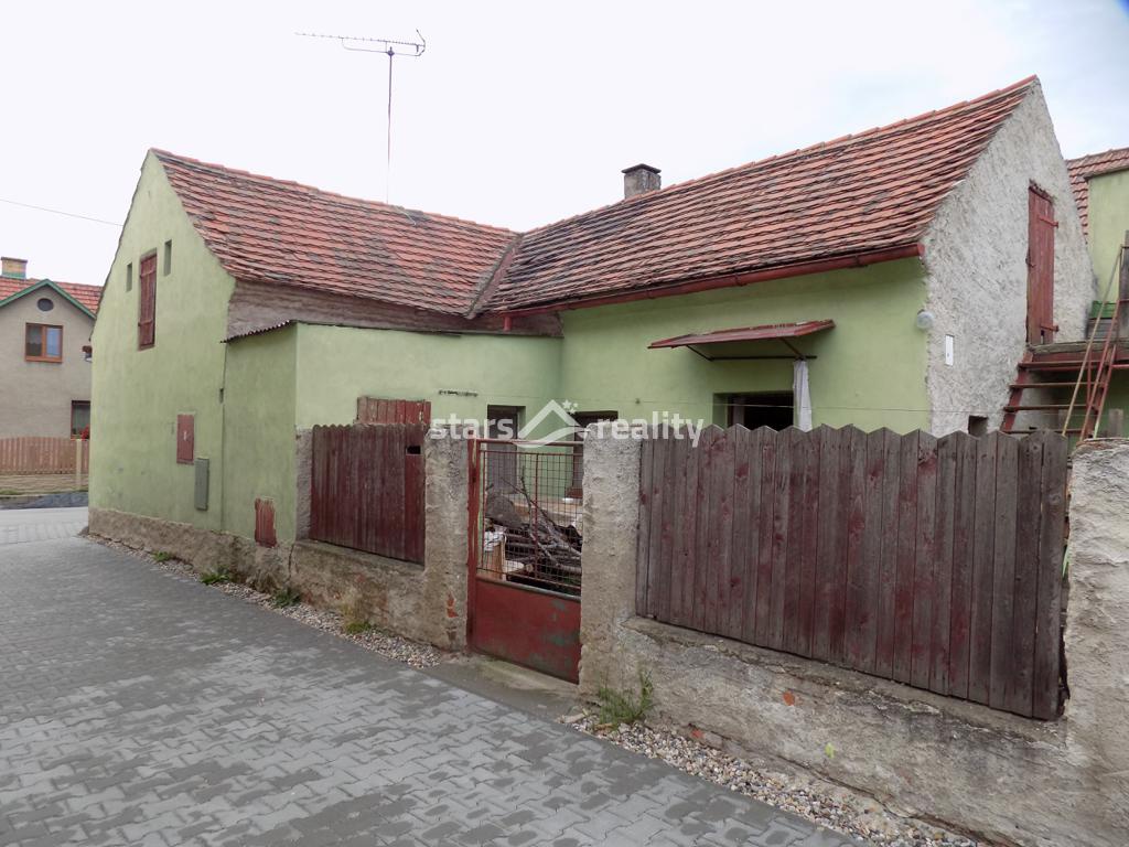 Prodej domu 3+1, na pozemku 182 m2 v Lužci nad Vlt.