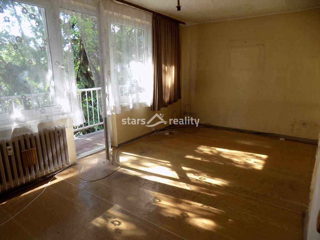 Prodej bytu 3+1/L, 61 m2, s garáží, Praha - Hostivař