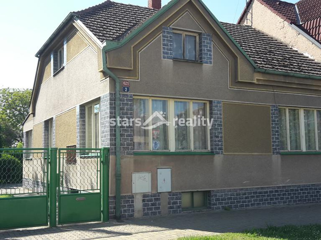 Prodej rodinného domu 3+1 s gvojgaráží v Čelákovicích