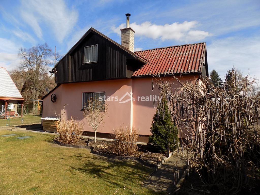 Prodej chaty v chatové osadě, obec Káraný