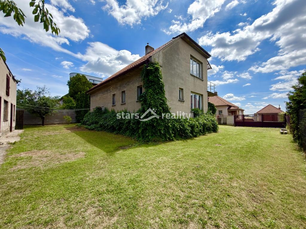 Prodej rodinného domu 4+1 se zahradou 870 m², Zlosyň, okres Mělník
