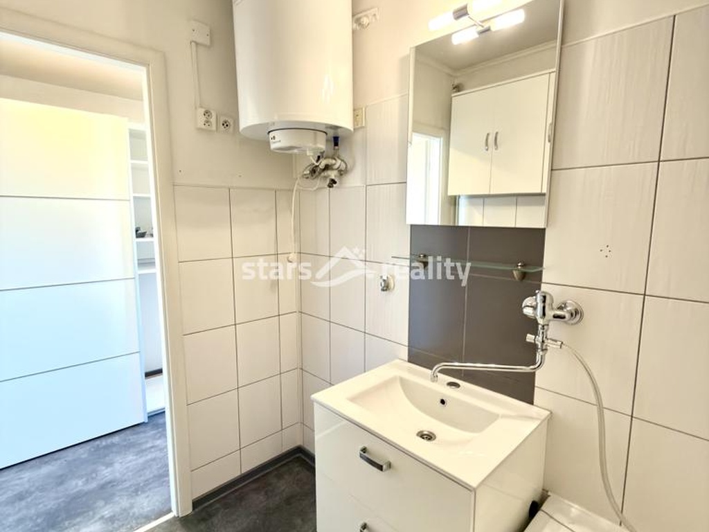 Prodej bytu 3+1, 75 m2, OV, ul. Jarní - Úžice