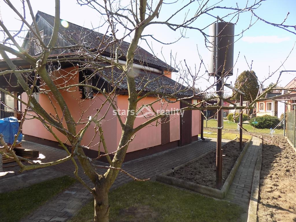 Prodej chaty v chatové osadě, obec Káraný