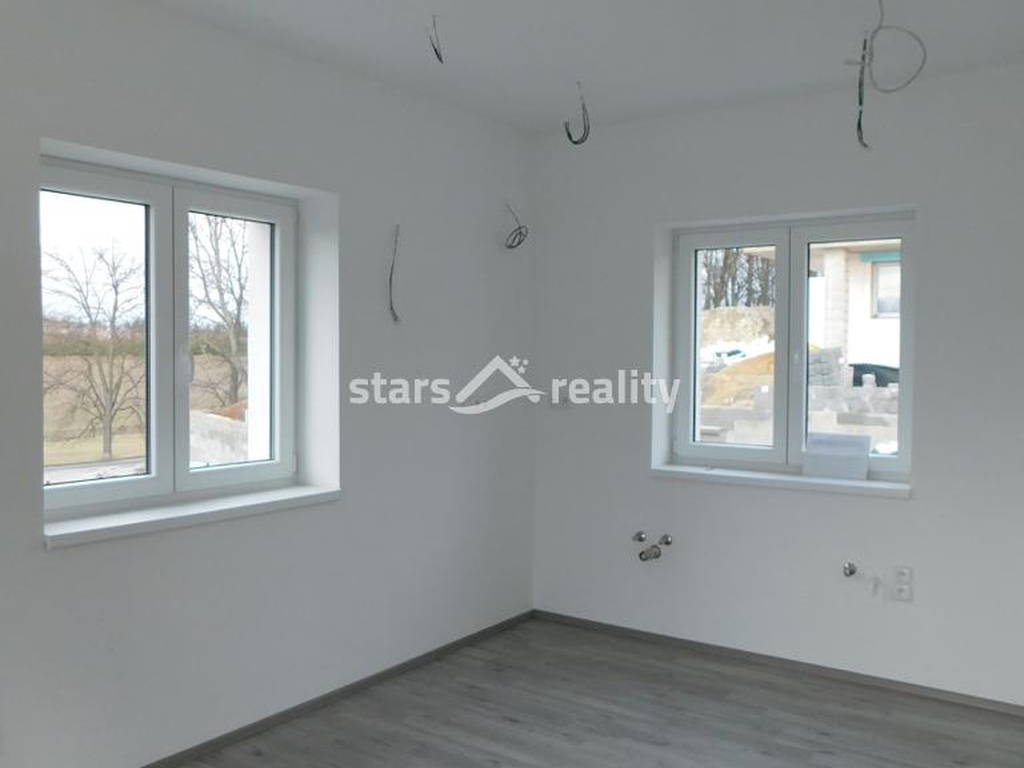 Prodej novostavby 5+kk, pozemek 800 m², Vinařice