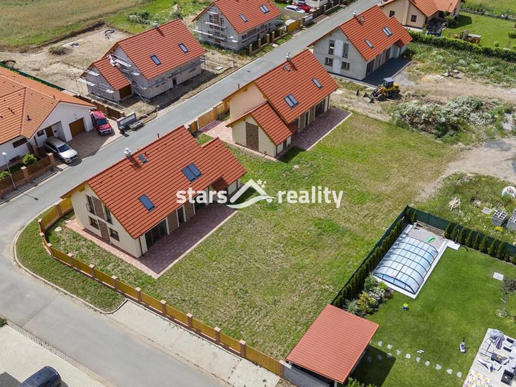 Prodej novostavby RD 5+kk s garáží, Veltrusy okr. Mělník