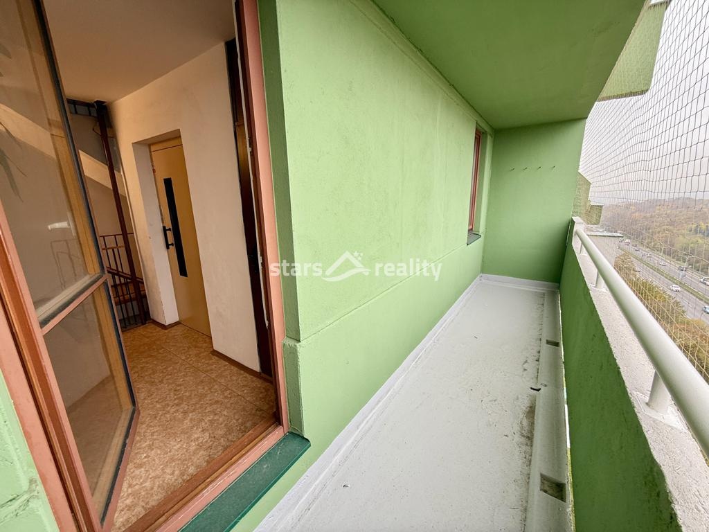 Pronájem bytu 3+1/L, 80m2 s možností garážového stání - ul.Děčínská Praha 9