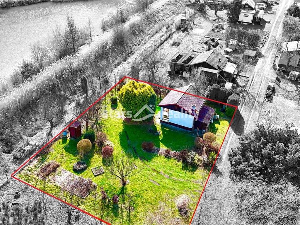 Prodej zděné chaty se zahradou Kralupy n.Vlt. Zeměchy