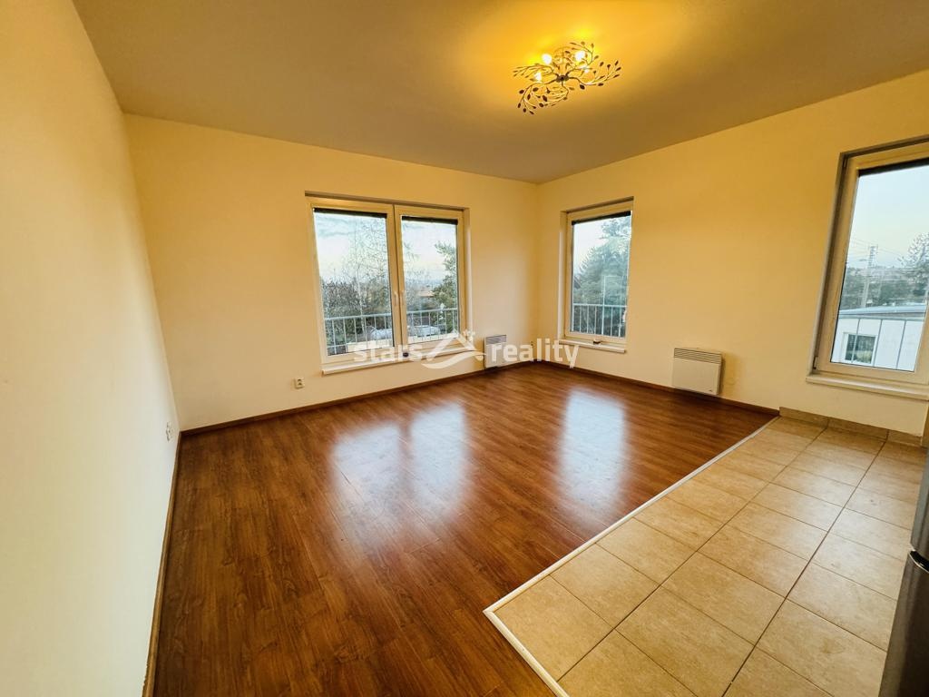 Pronájem bytu 2+kk 46m2, Bášť ul. Hlavní