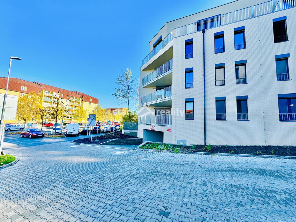 Pronájem bytu 1+kk 33 m2 + terasa 12 m2 + stání, Odolena Voda ul. Pod Sokolákem