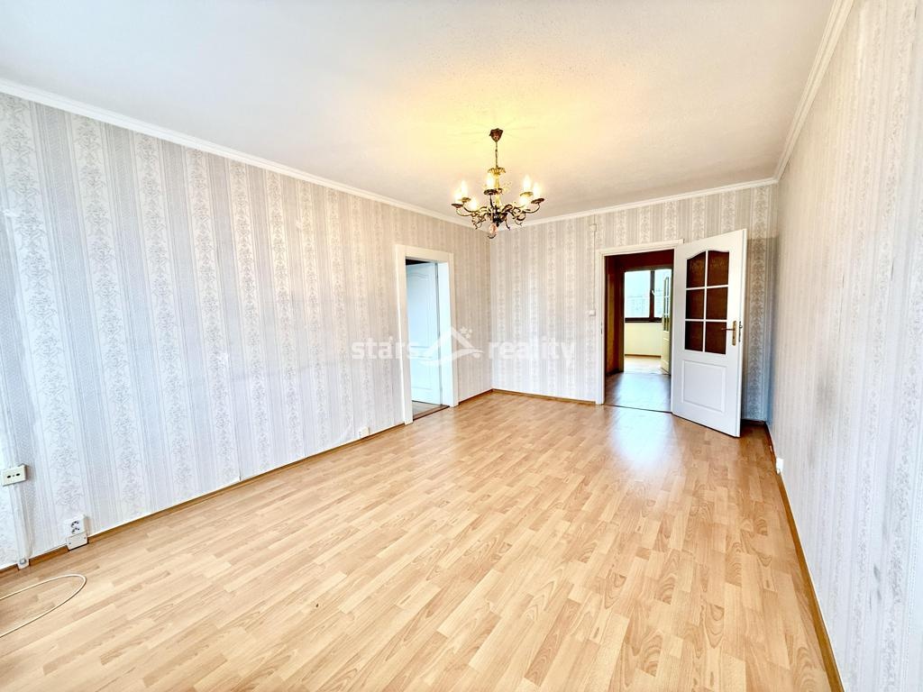 Pronájem bytu 3+1/L, 80m2 s možností garážového stání - ul.Děčínská Praha 9