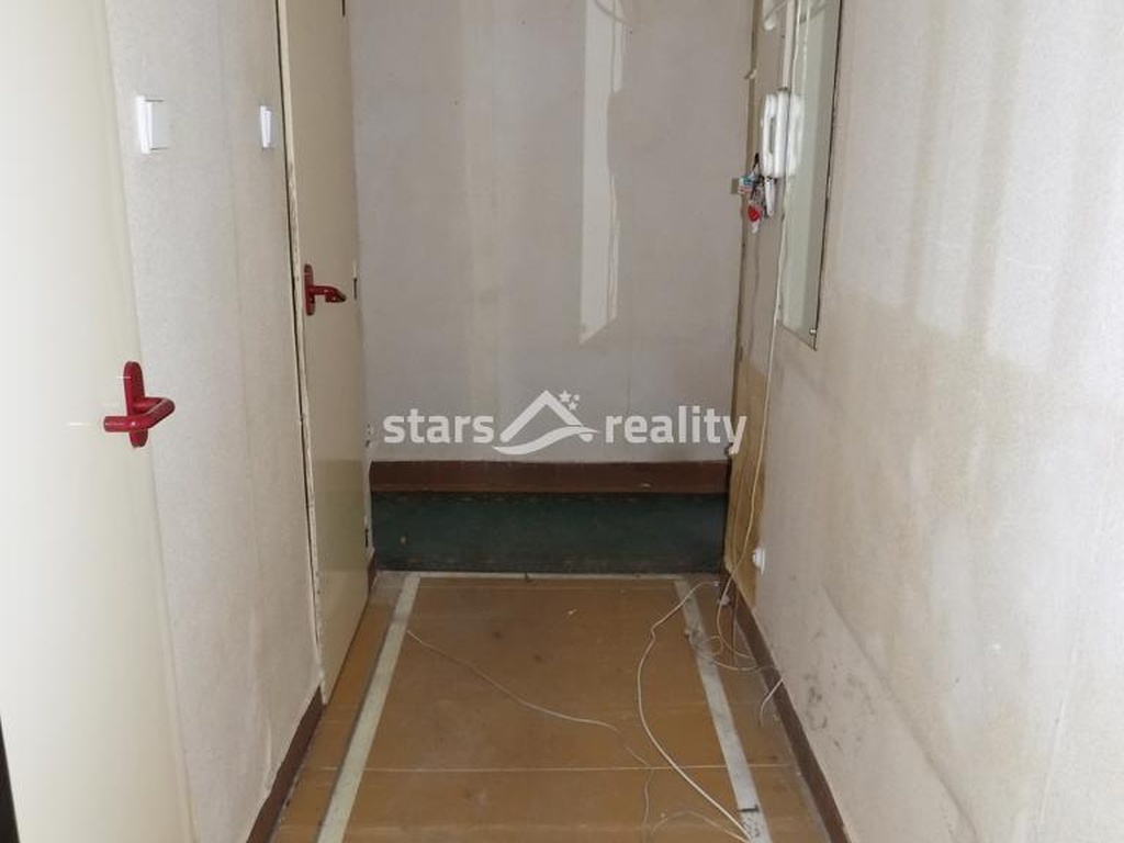 Prodej bytu 3+1/L, 61 m2, s garáží, Praha - Hostivař