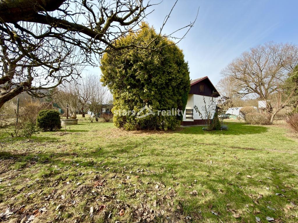 Prodej zděné chaty se zahradou Kralupy n.Vlt. Zeměchy