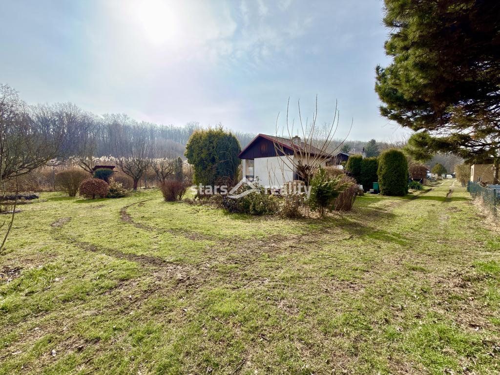 Prodej zděné chaty se zahradou Kralupy n.Vlt. Zeměchy